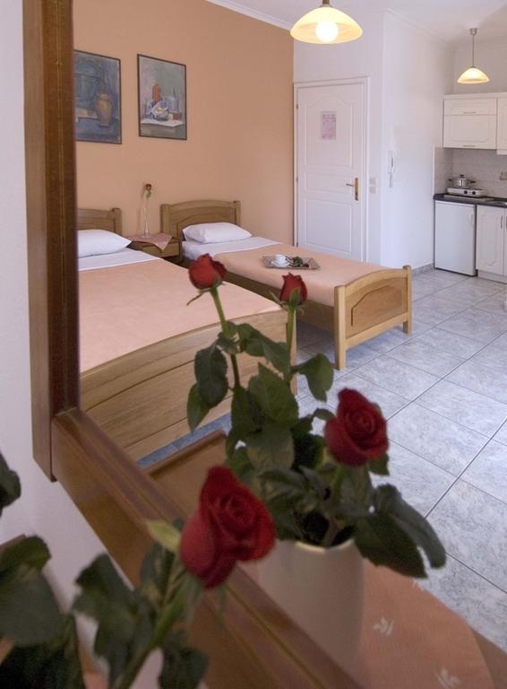 Harisis Apartments Olympiaki Akti Room photo